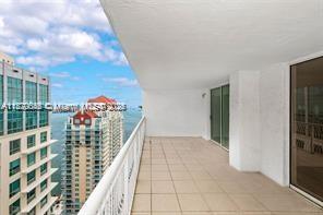 THE CLUB AT BRICKELL BAY - Residential