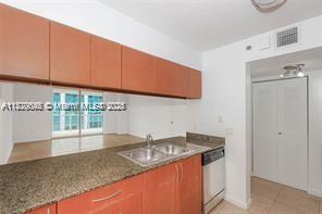 1200 Brickell Bay Dr 4114