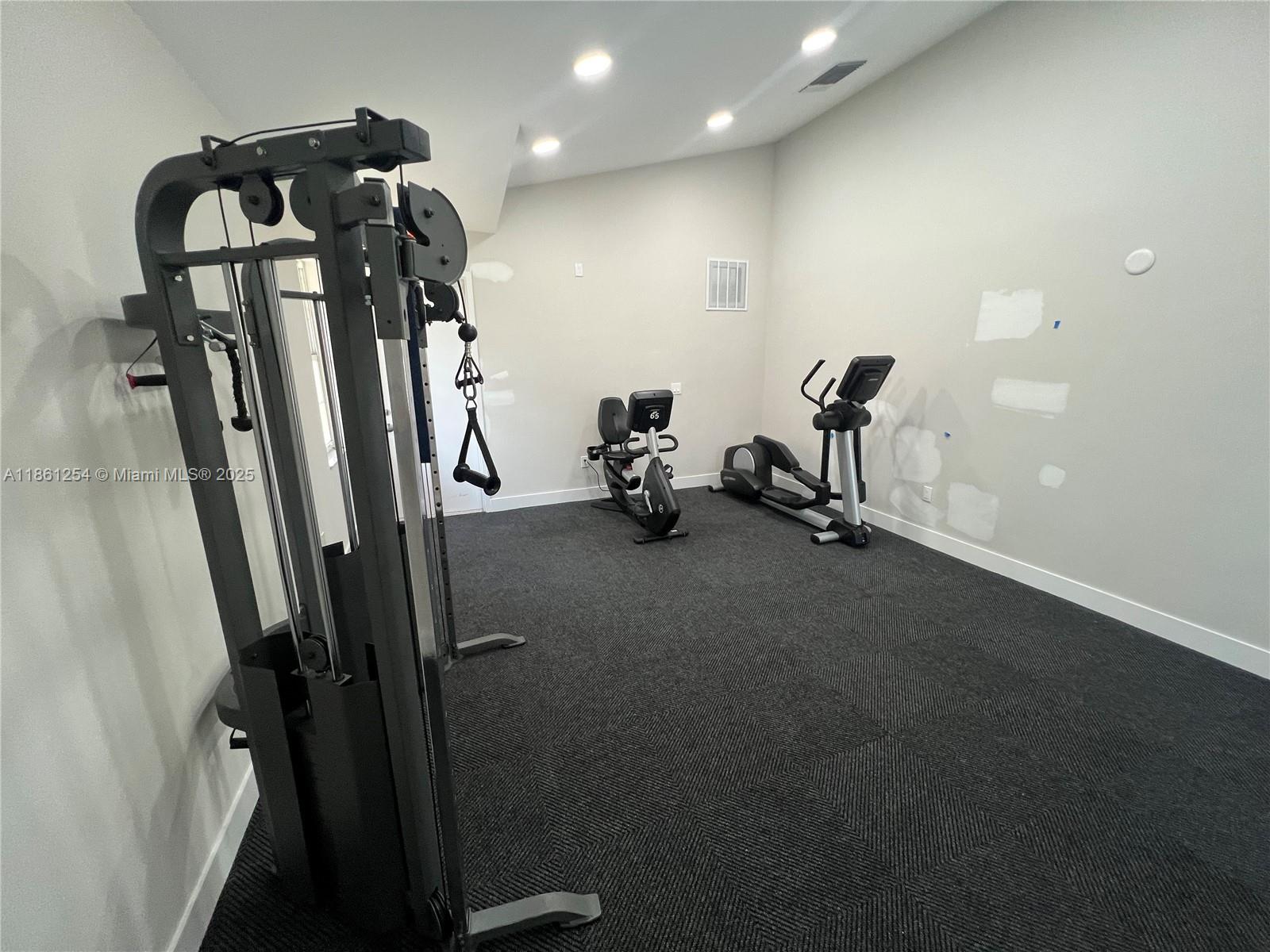 COURTYARDS AT DAVIE CONDO - Residential