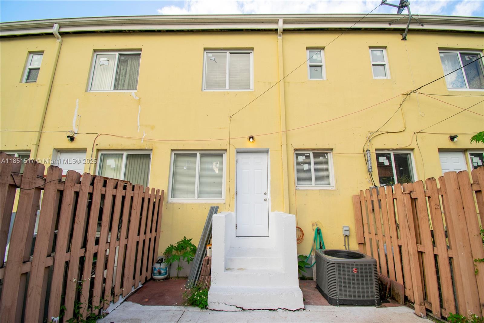 SUNSET PALM VILLAS CONDO - Residential