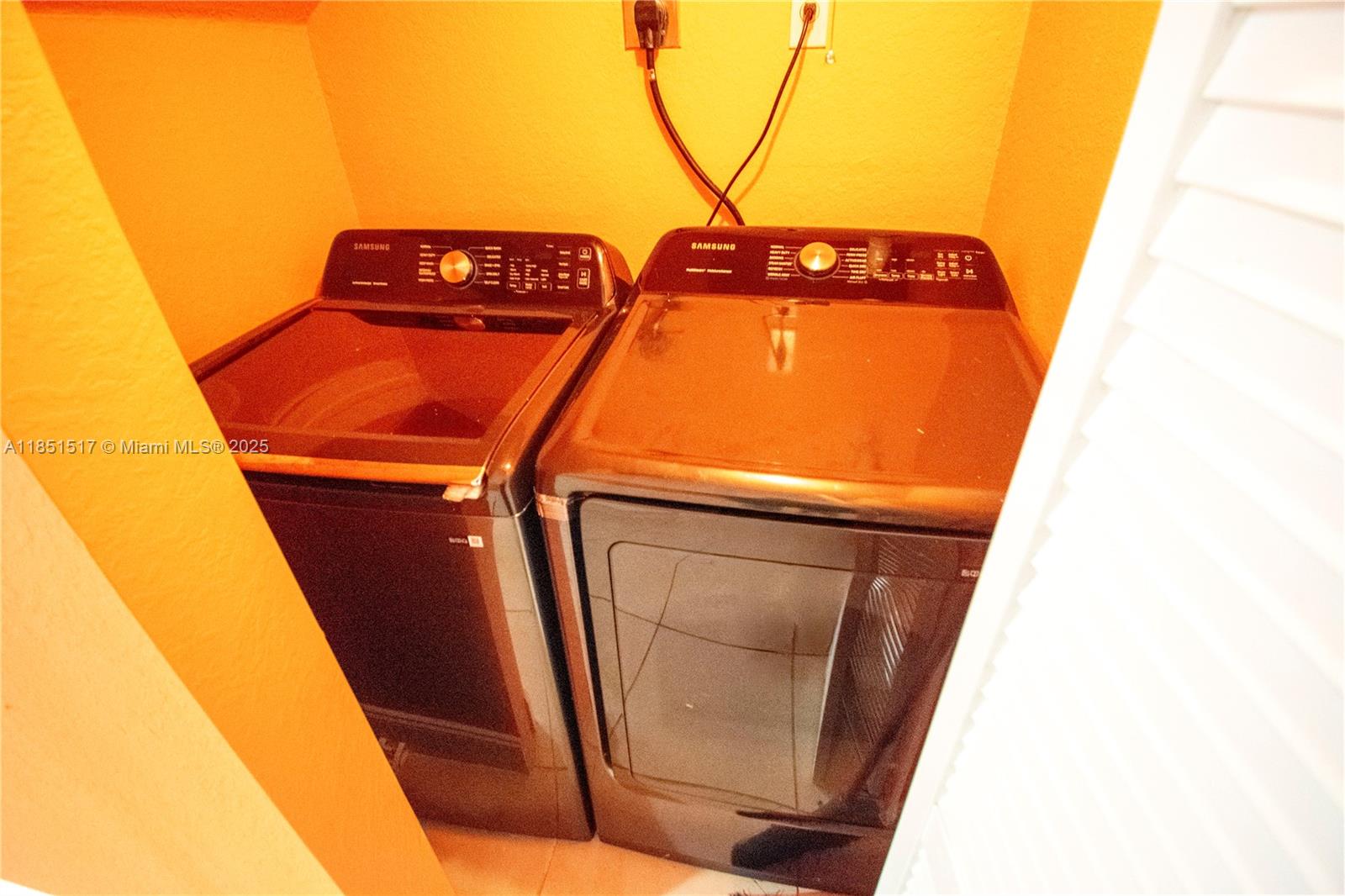 SUNSET PALM VILLAS CONDO - Residential