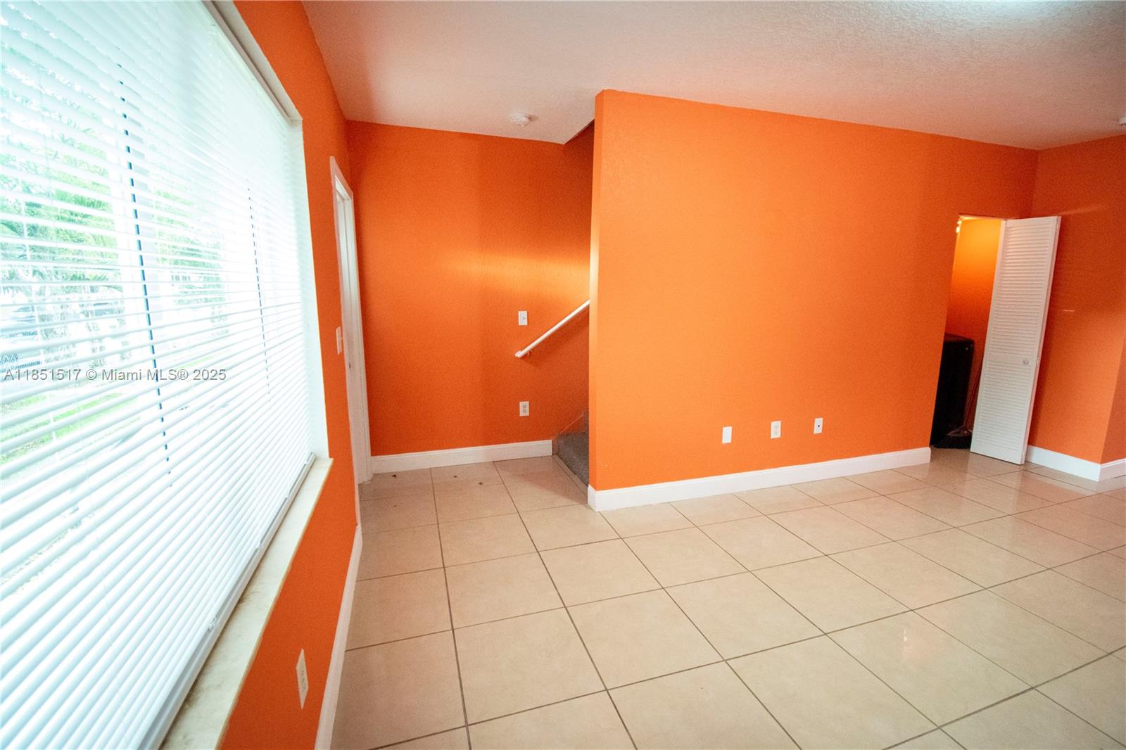 SUNSET PALM VILLAS CONDO - Residential