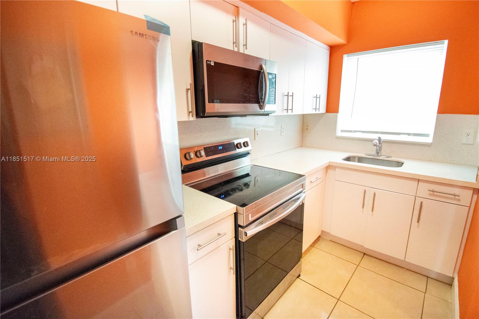 SUNSET PALM VILLAS CONDO - Residential