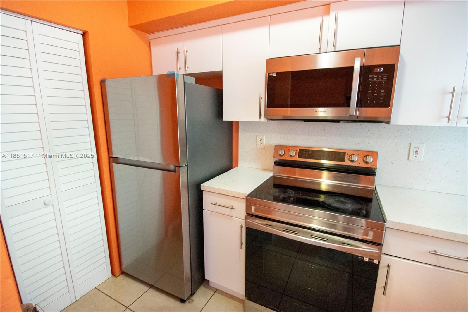 SUNSET PALM VILLAS CONDO - Residential