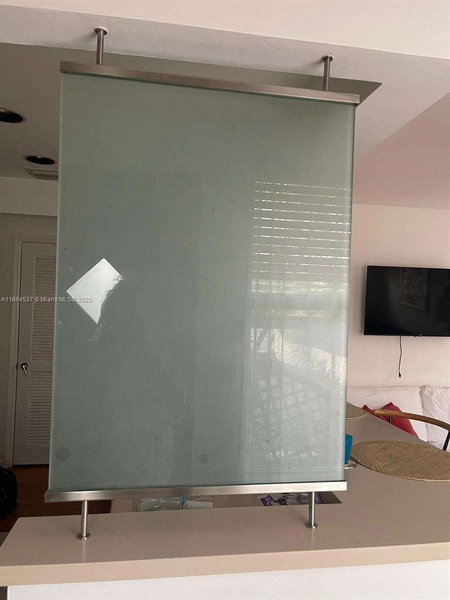 THE LINCOLN CONDO - Residential