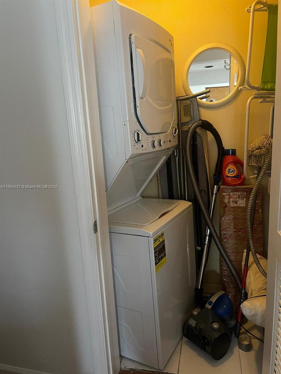 THE LINCOLN CONDO - Residential