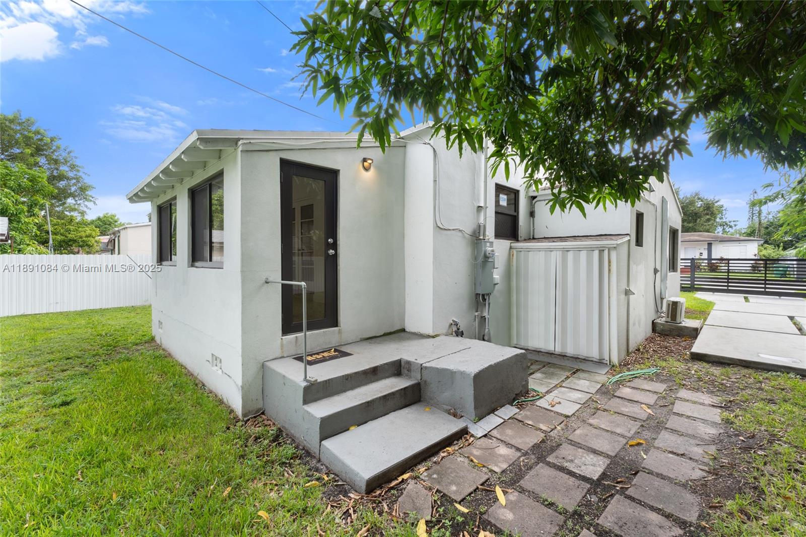 165 NW 46th St