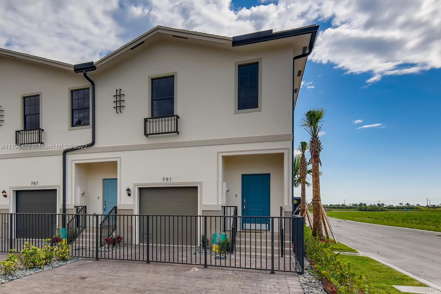 Regal Palm Square - Residential