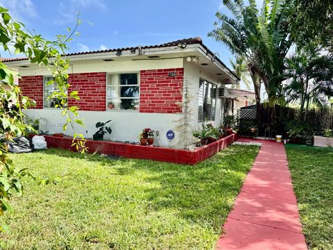 1734 Wiley St Hollywood FL 33020