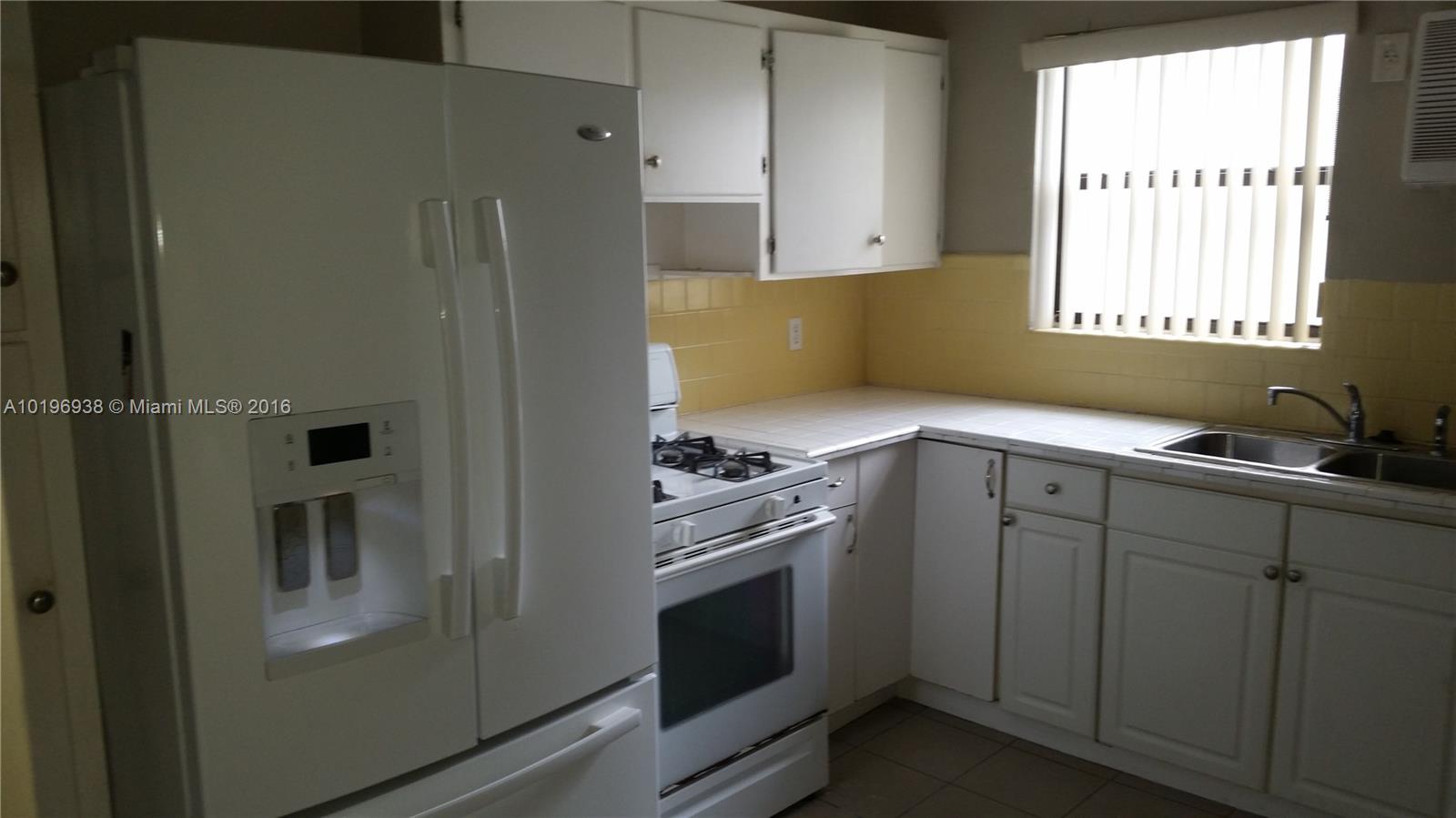 HOLLYWOOD PARK - Residential