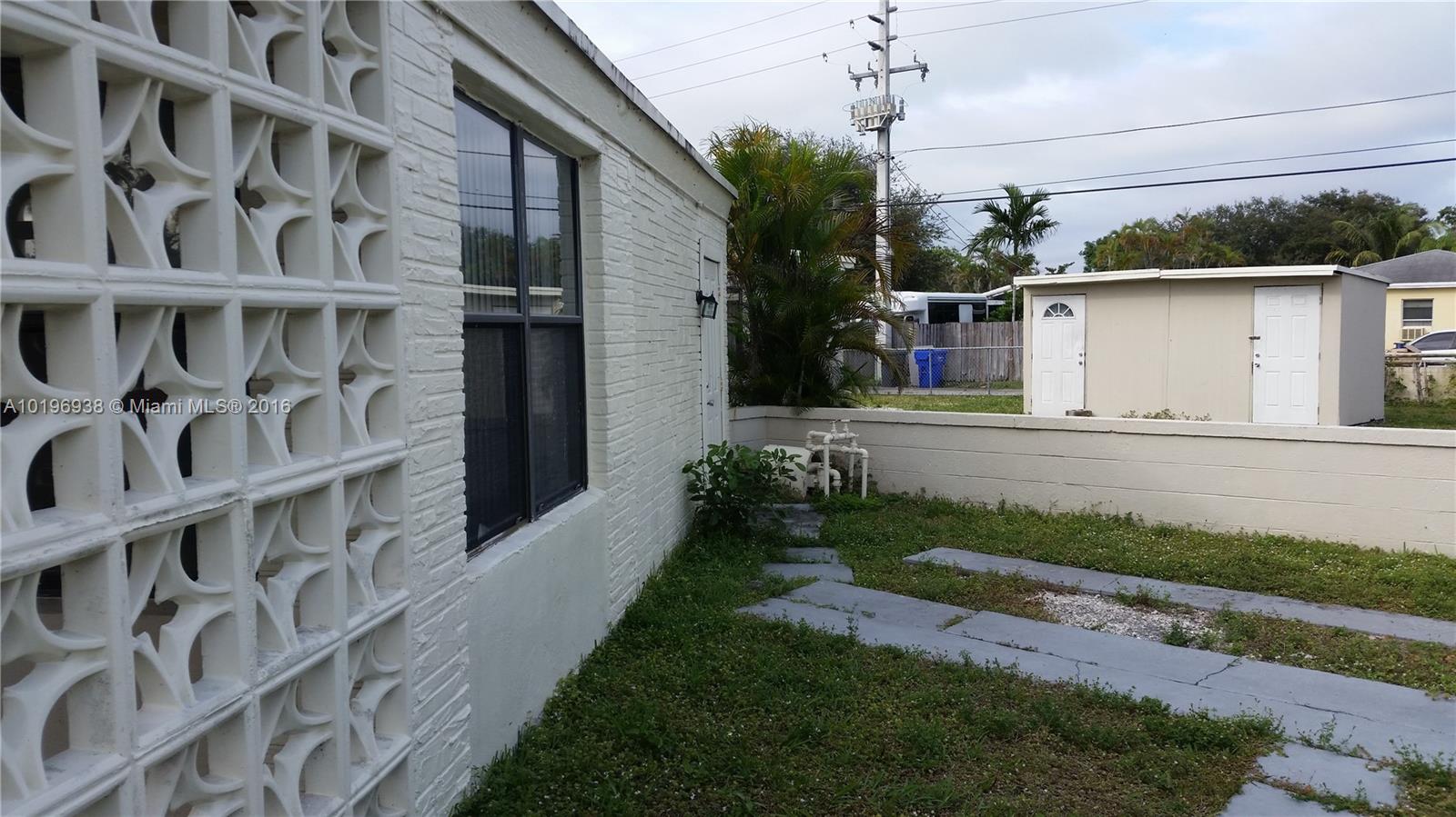 HOLLYWOOD PARK - Residential