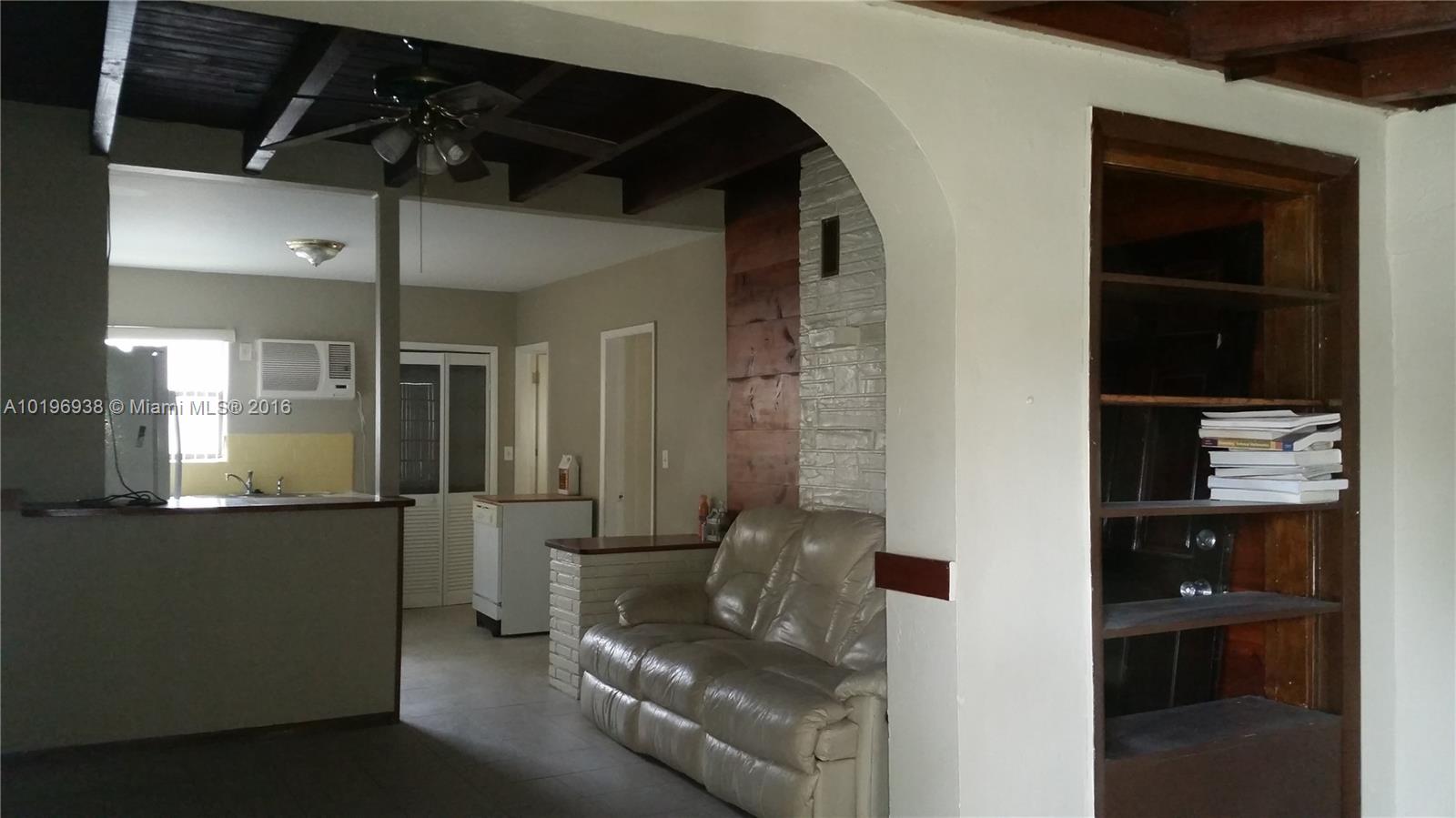 HOLLYWOOD PARK - Residential