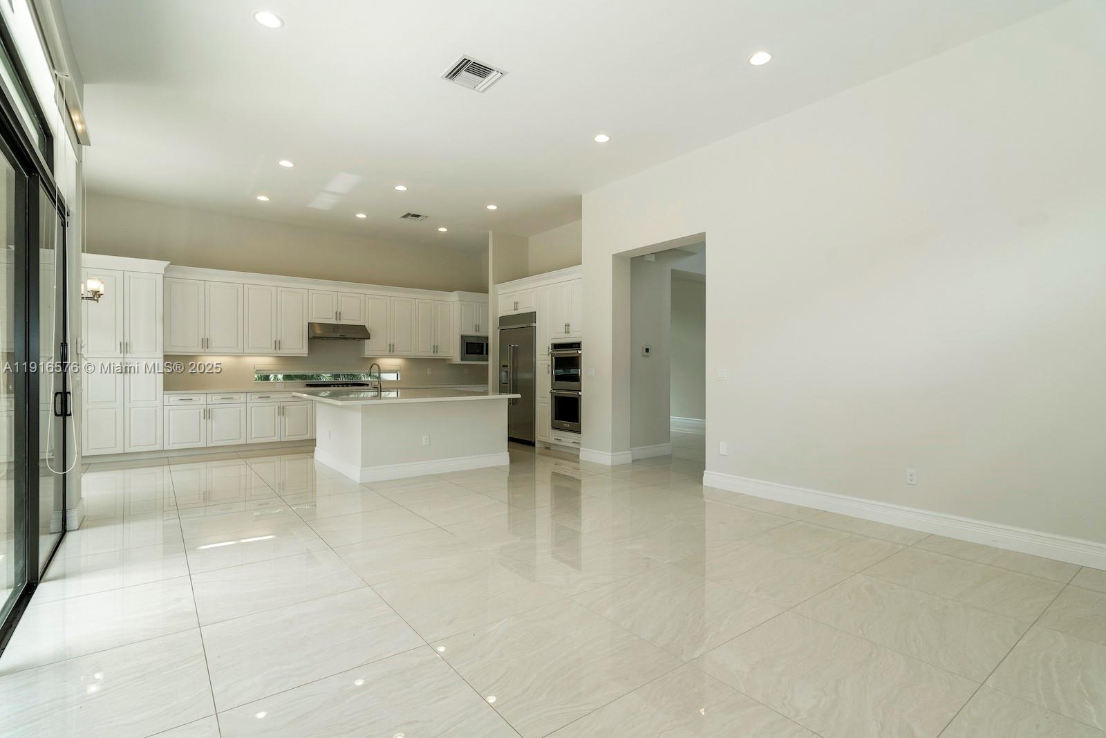 SEVEN BRIDGES - Residential Lease