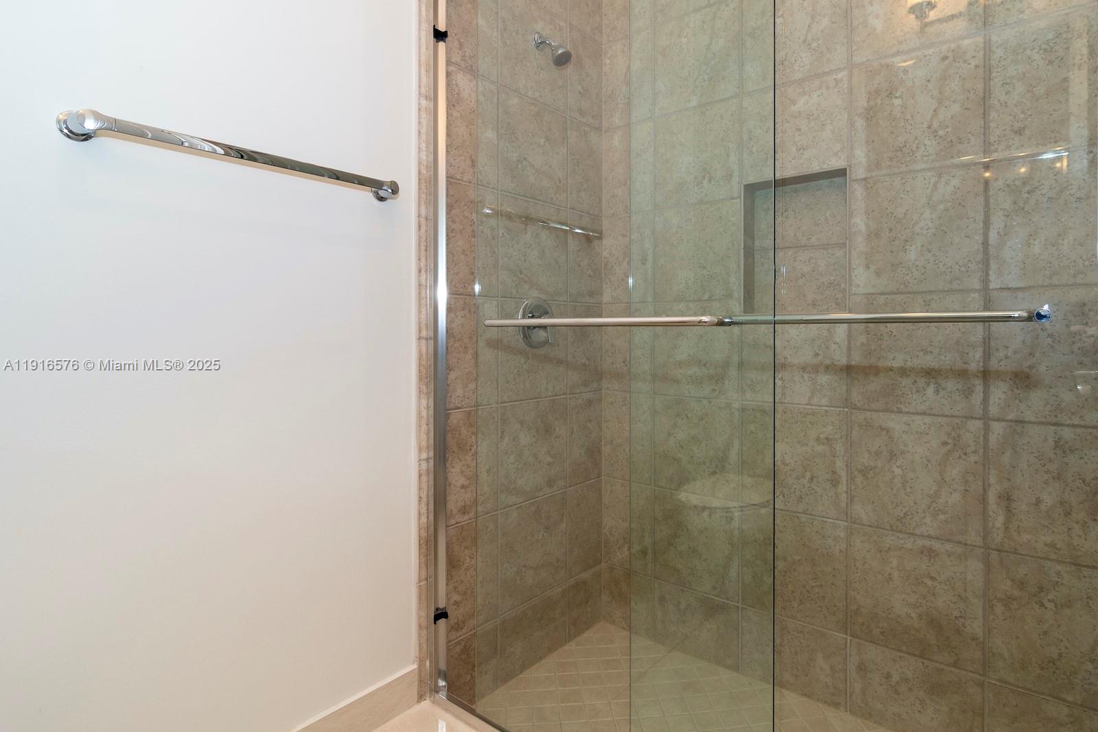 SEVEN BRIDGES - Residential Lease