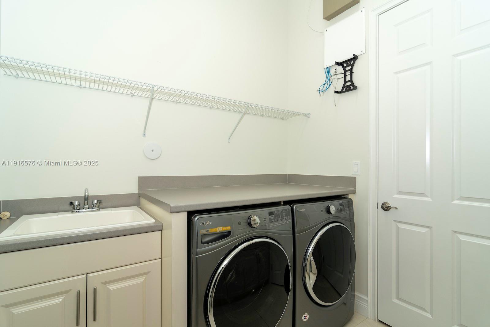 SEVEN BRIDGES - Residential Lease