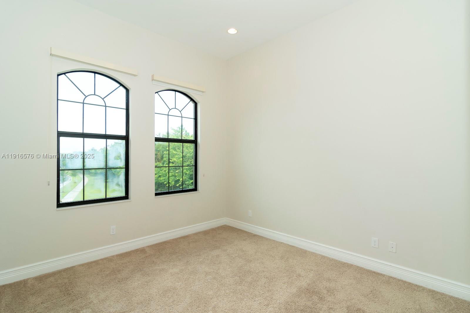 SEVEN BRIDGES - Residential Lease