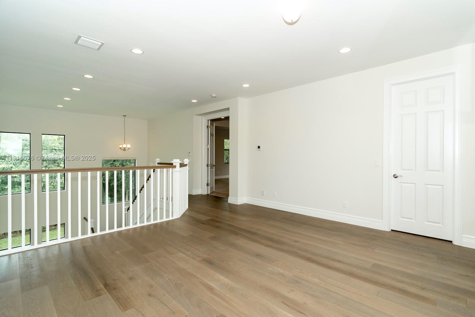 SEVEN BRIDGES - Residential Lease