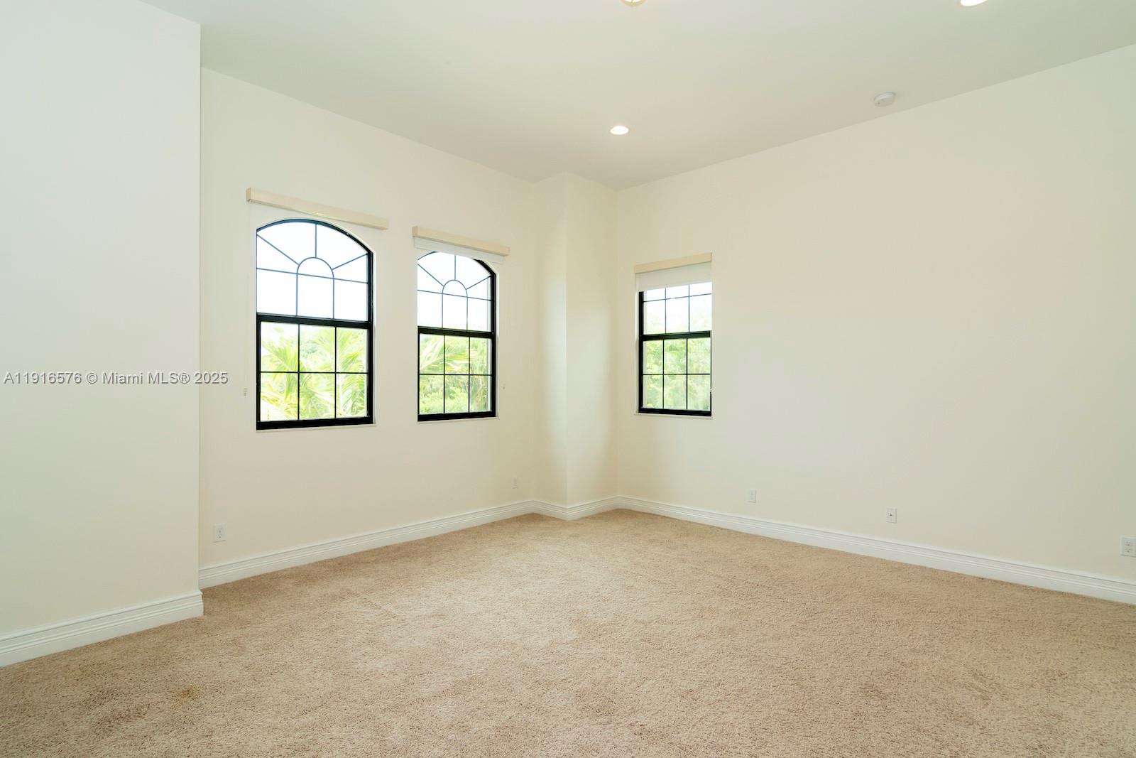 SEVEN BRIDGES - Residential Lease