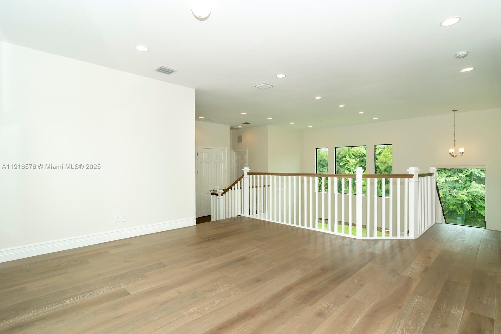 SEVEN BRIDGES - Residential Lease