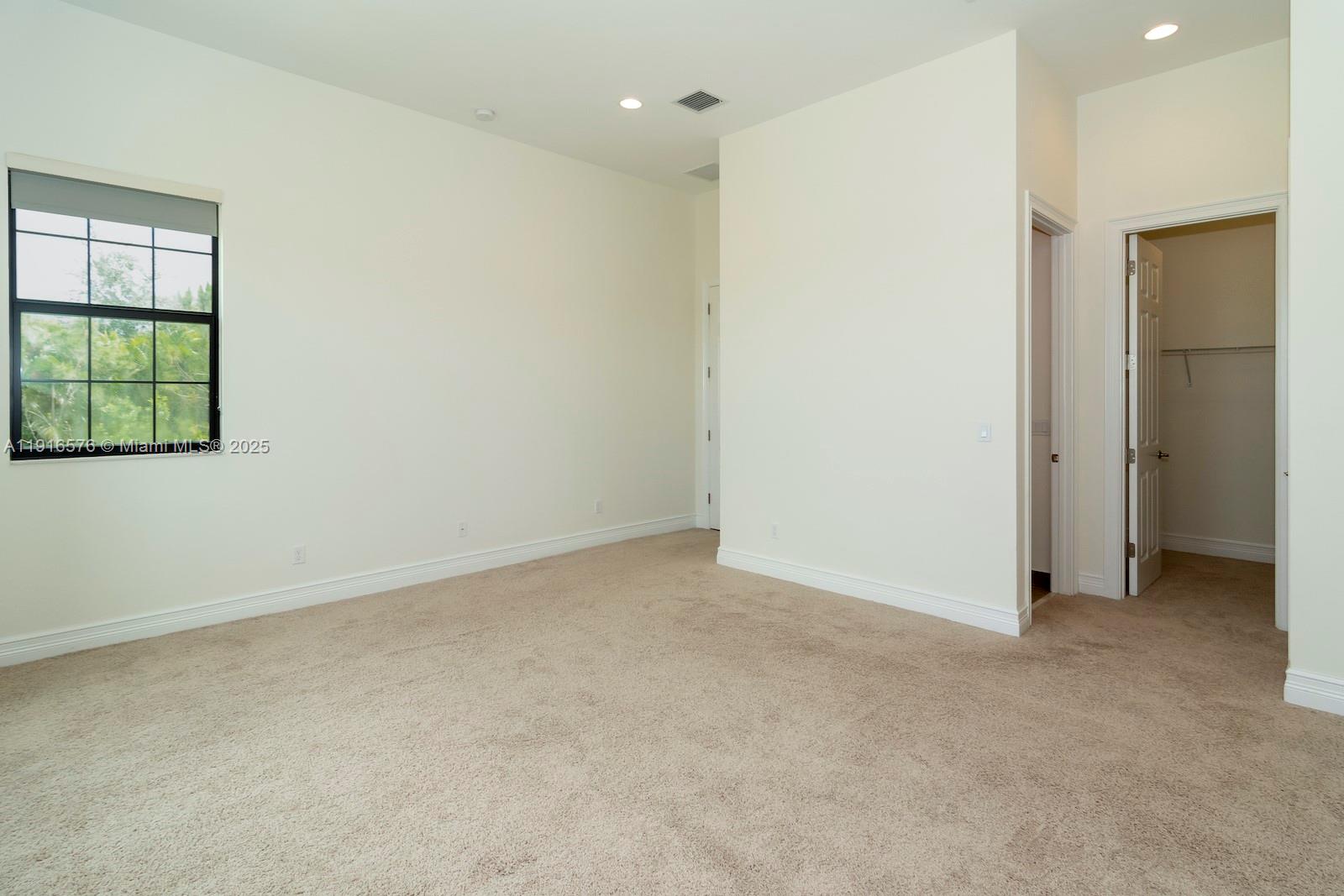 SEVEN BRIDGES - Residential Lease