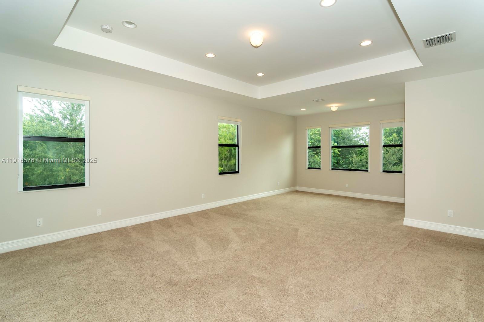 SEVEN BRIDGES - Residential Lease