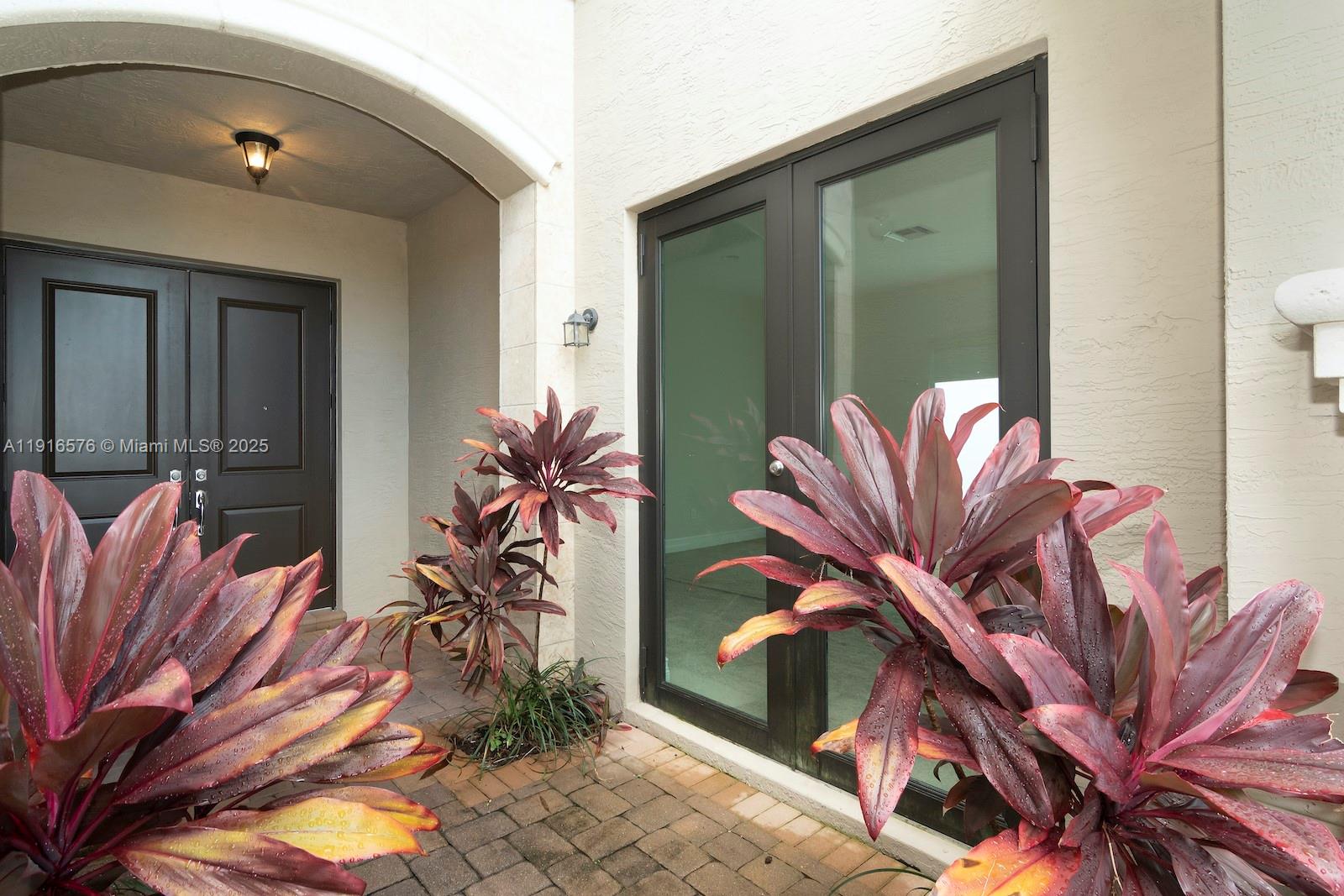 SEVEN BRIDGES - Residential Lease