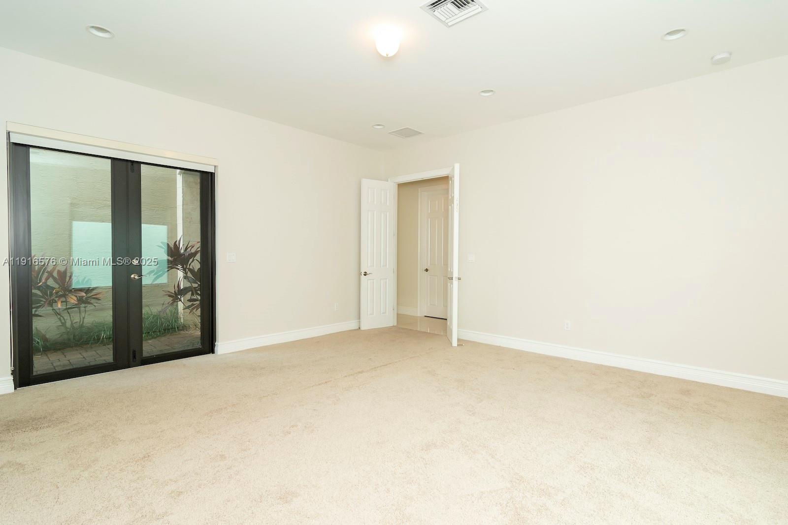 SEVEN BRIDGES - Residential Lease