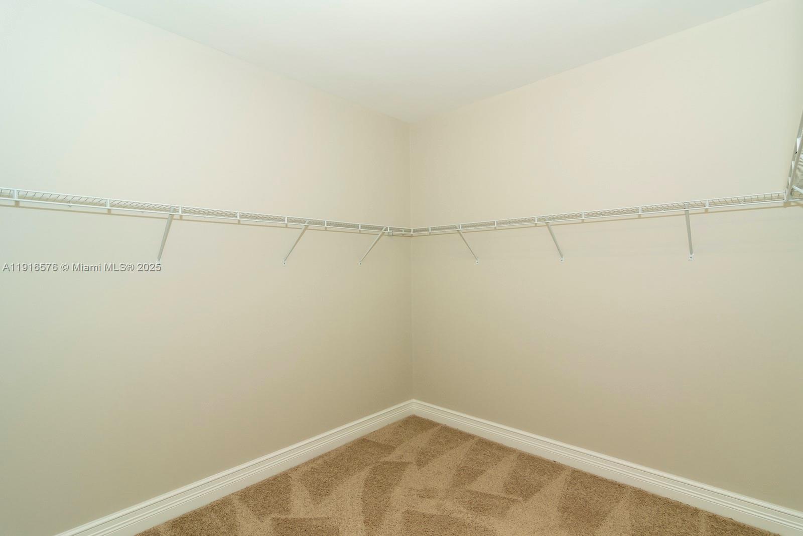 SEVEN BRIDGES - Residential Lease