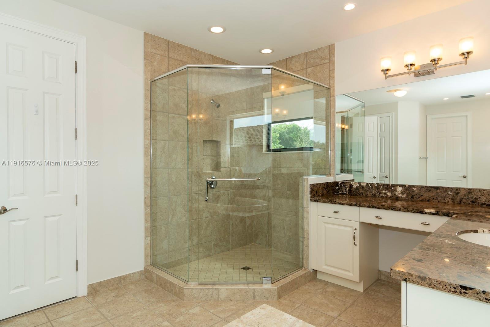 SEVEN BRIDGES - Residential Lease