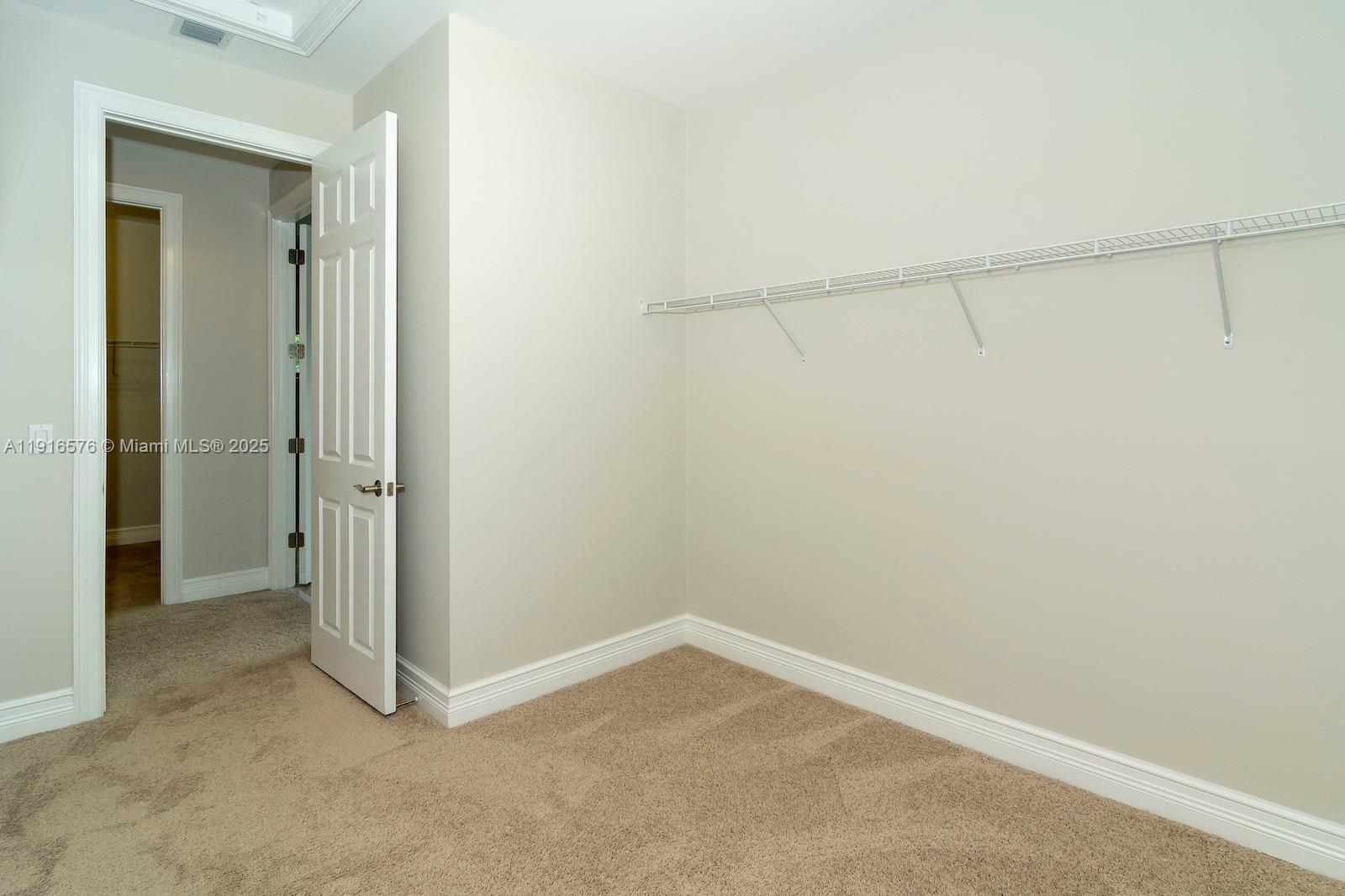 SEVEN BRIDGES - Residential Lease