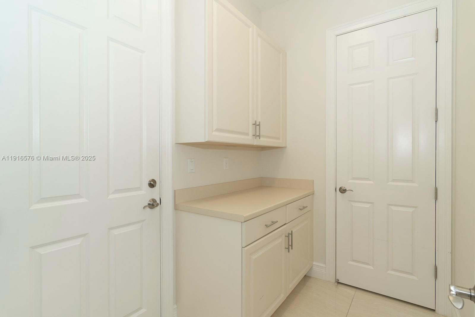 SEVEN BRIDGES - Residential Lease