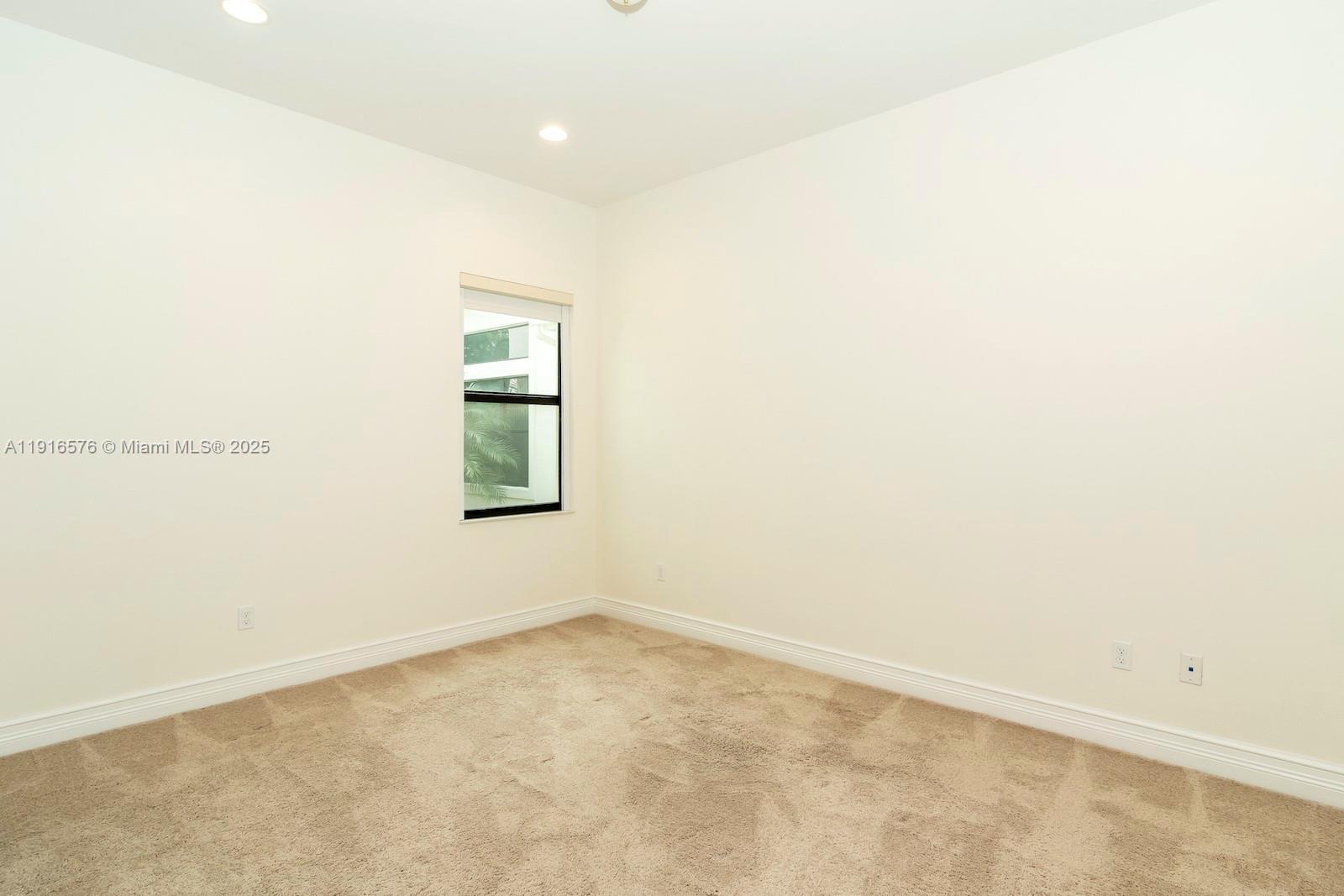 SEVEN BRIDGES - Residential Lease