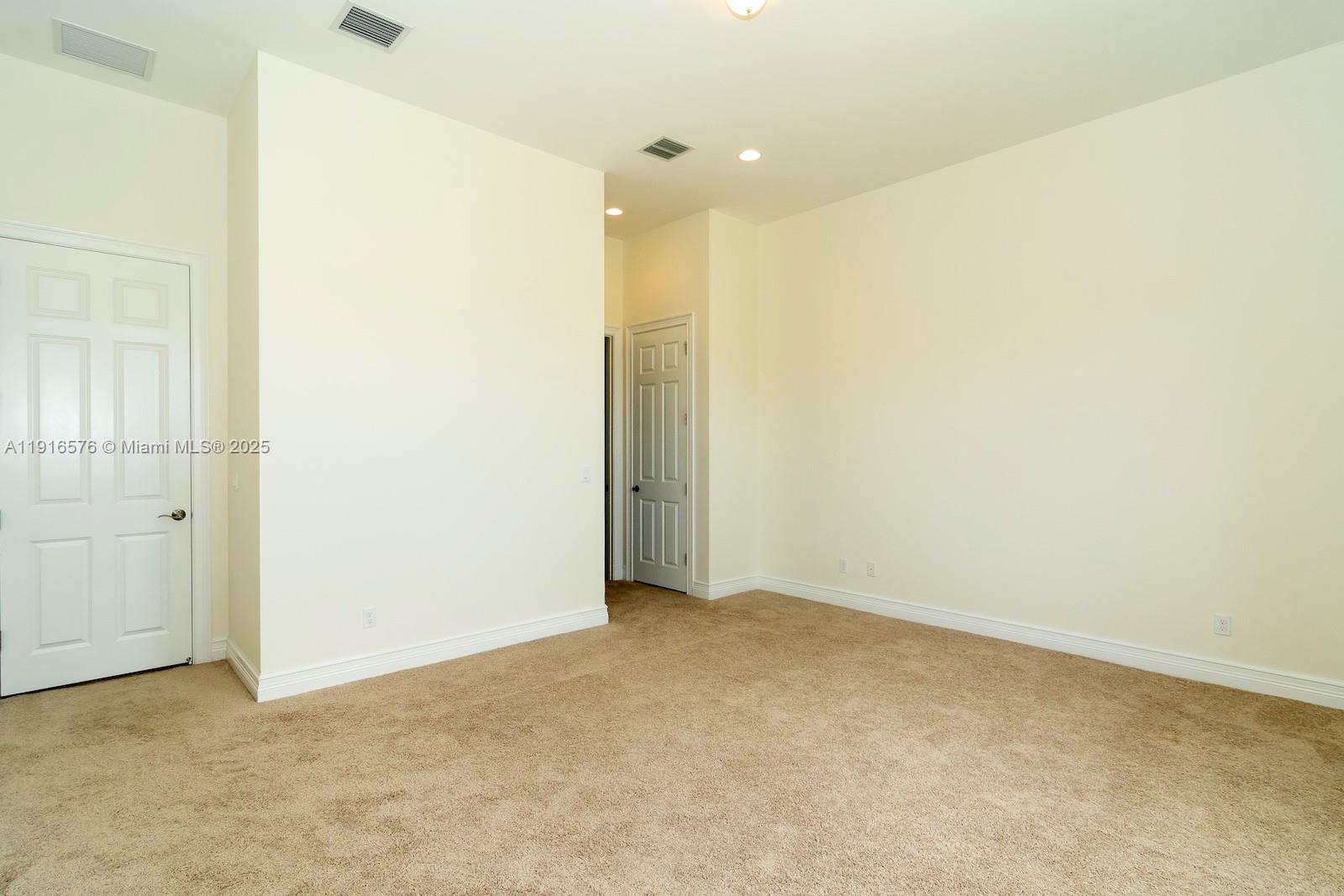 SEVEN BRIDGES - Residential Lease