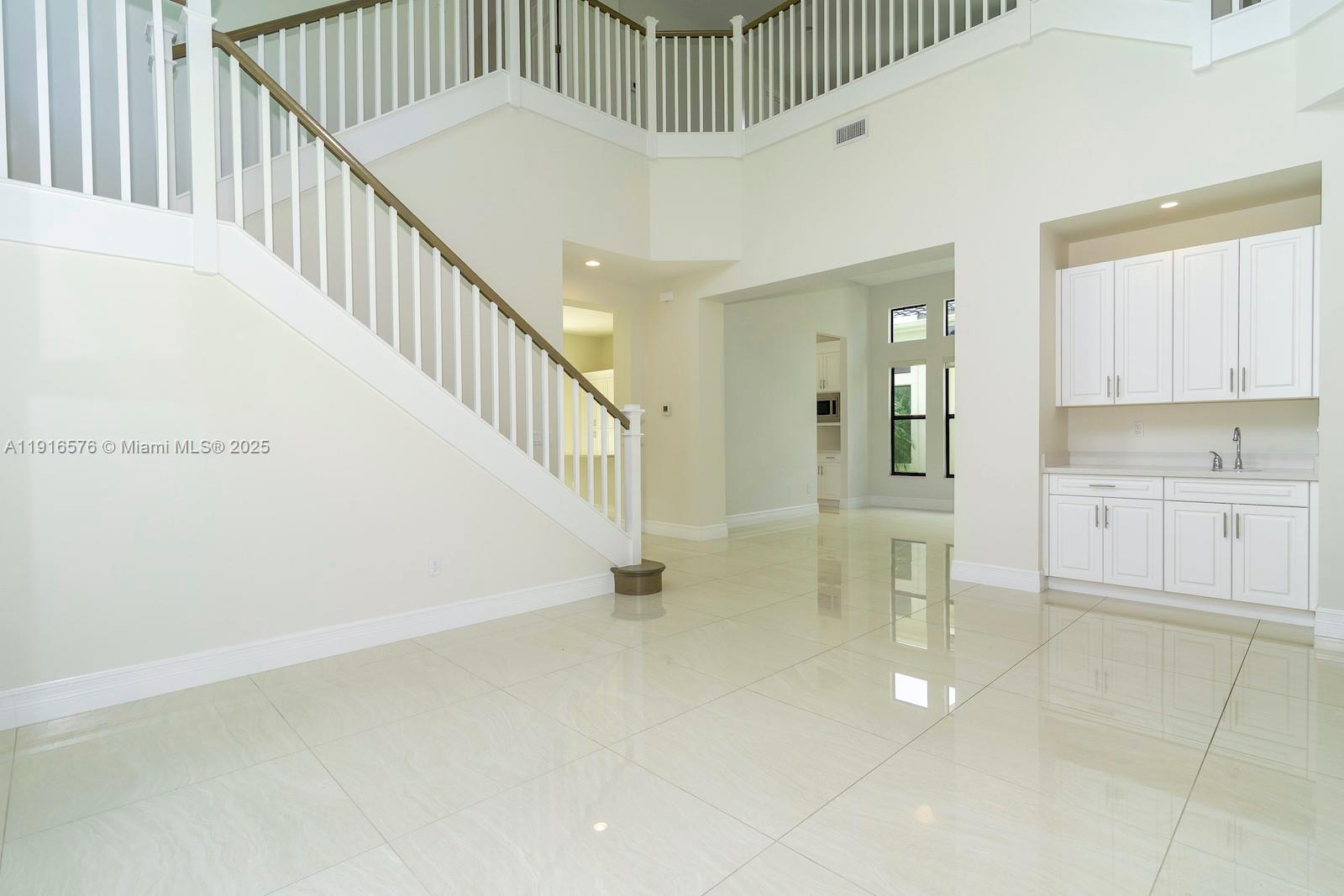 SEVEN BRIDGES - Residential Lease