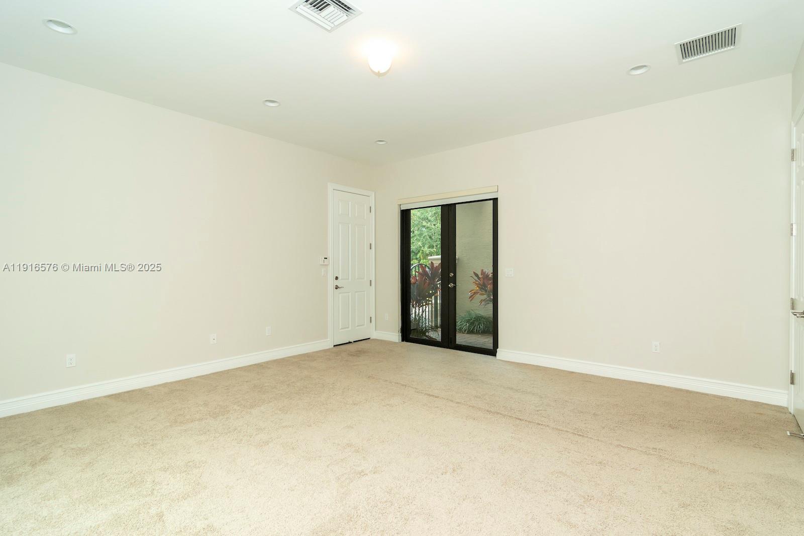 SEVEN BRIDGES - Residential Lease