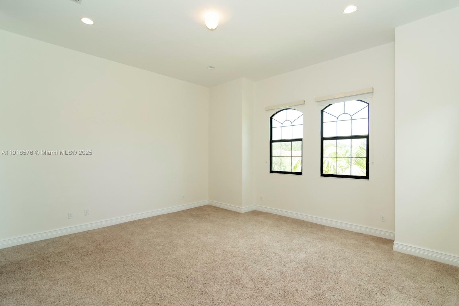 SEVEN BRIDGES - Residential Lease