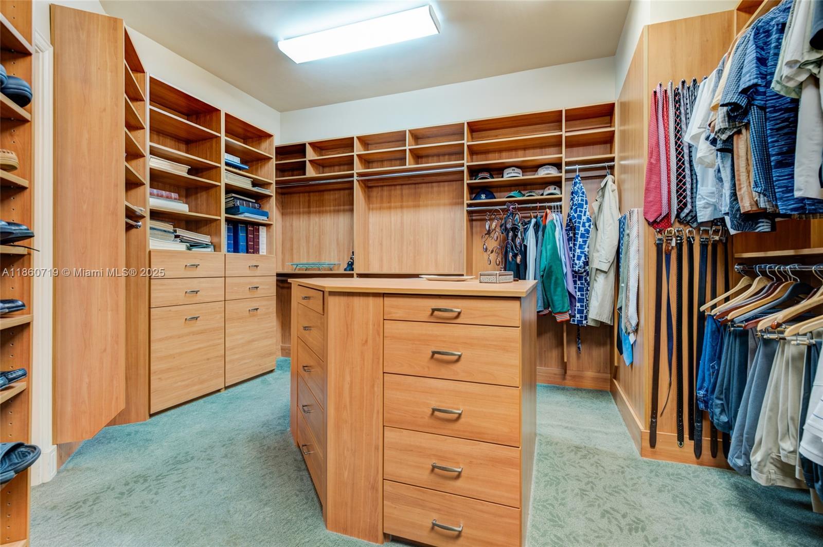 THE GABLES CONDO - Residential