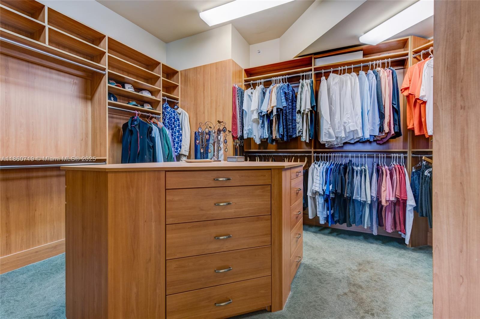 THE GABLES CONDO - Residential