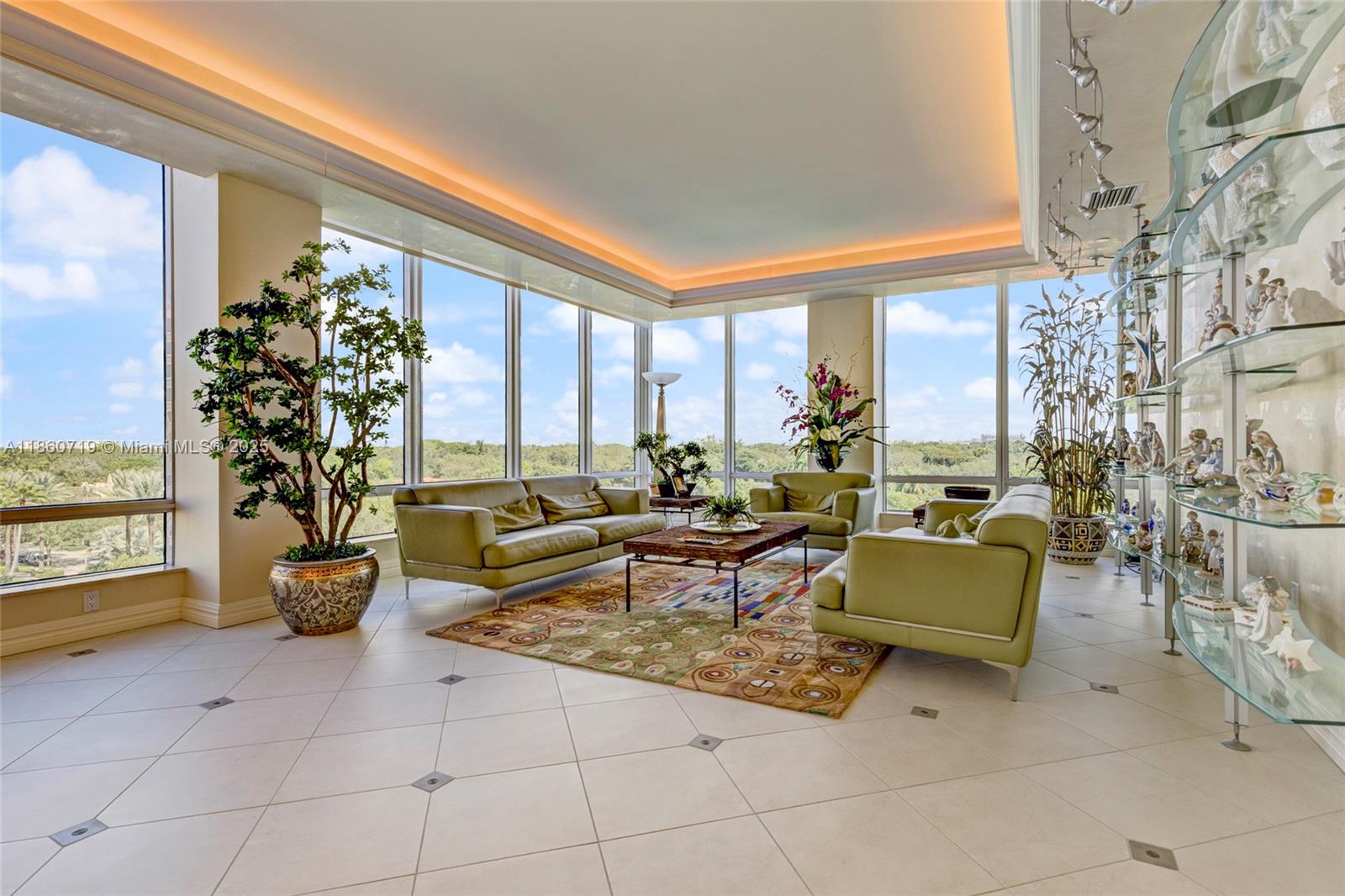 60 Edgewater Dr 7H