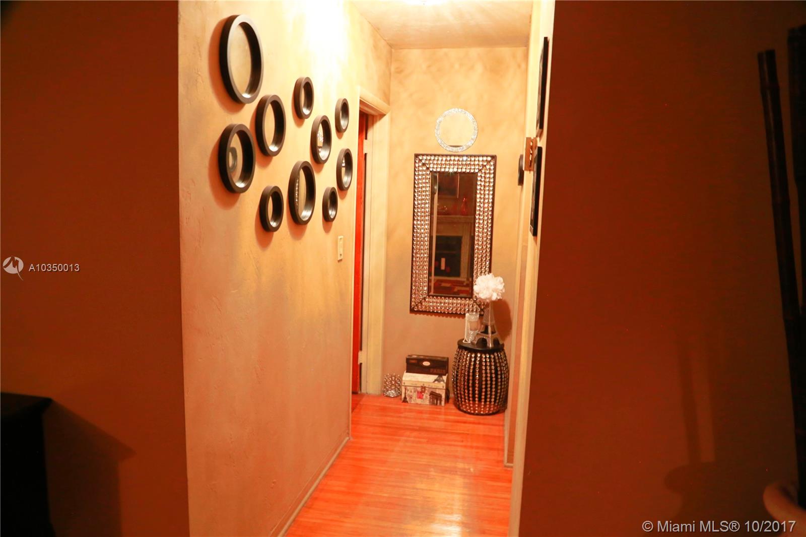 6TH ADDN TO LAWNDALE - Residential