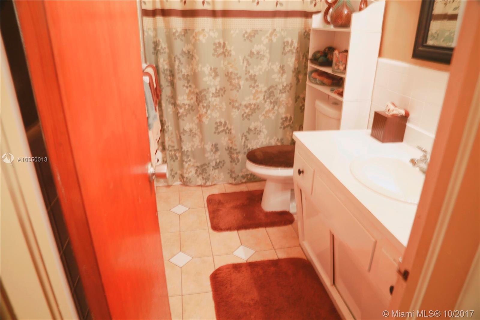 6TH ADDN TO LAWNDALE - Residential