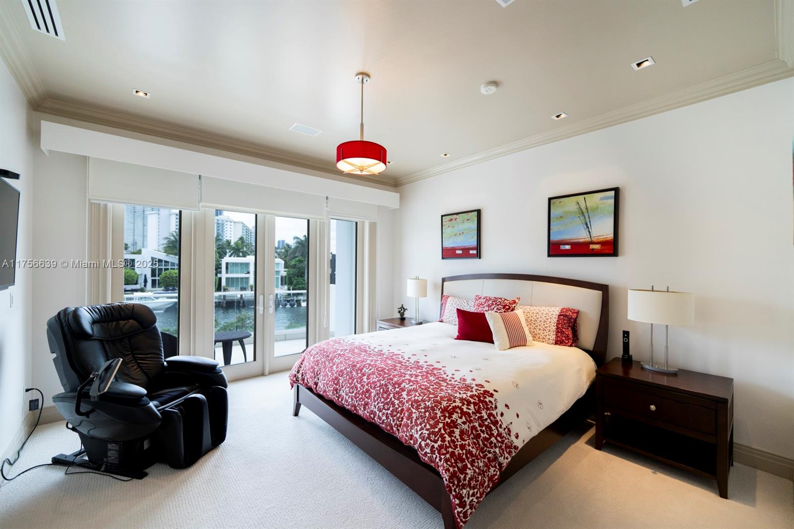 GOLDEN BEACH SEC D - Residential