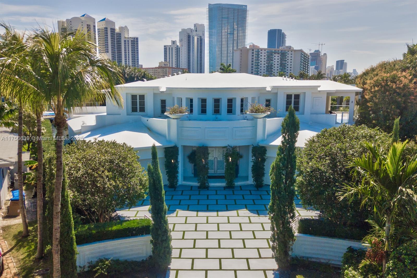 GOLDEN BEACH SEC D - Residential