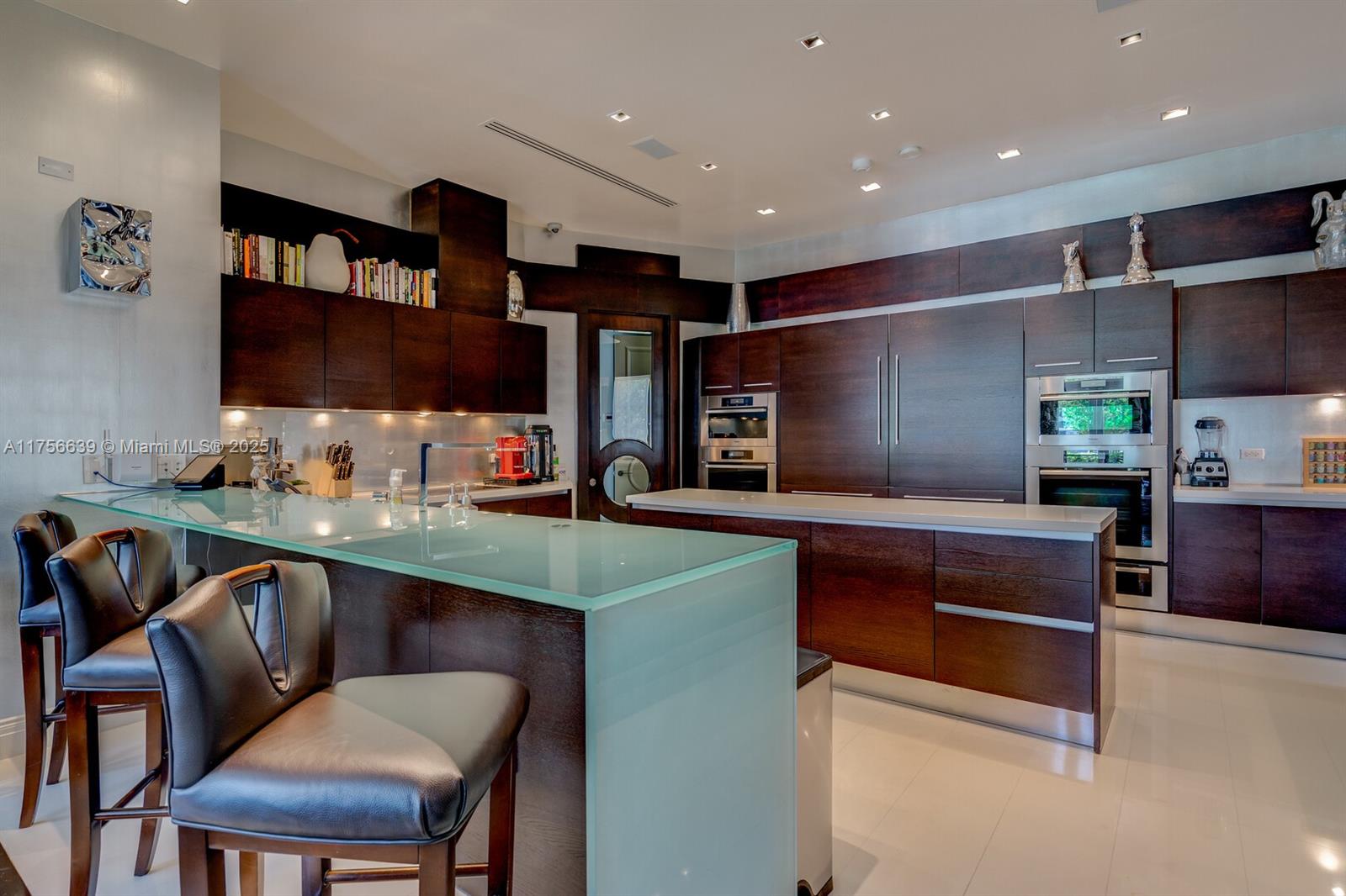 GOLDEN BEACH SEC D - Residential