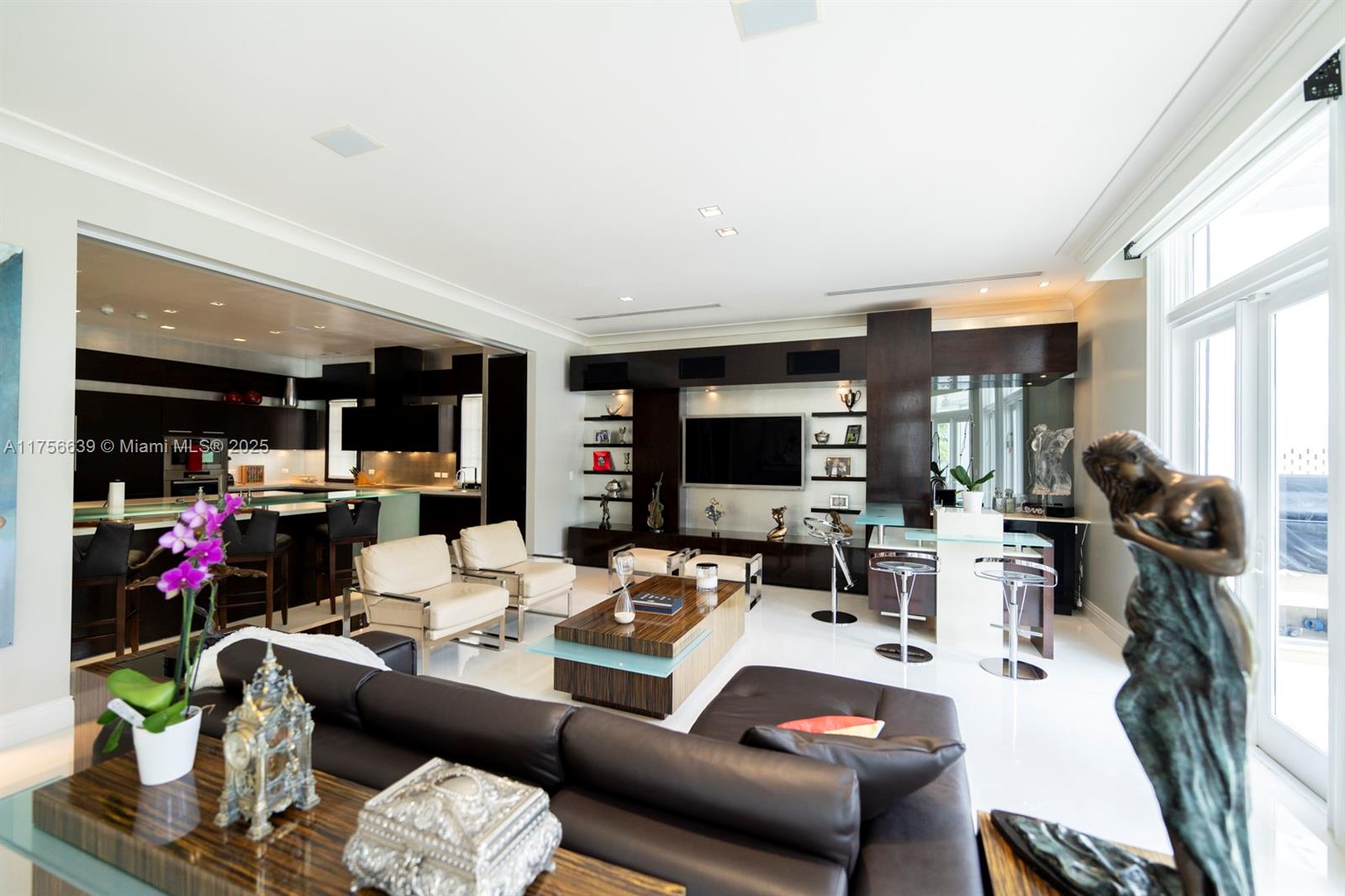 GOLDEN BEACH SEC D - Residential