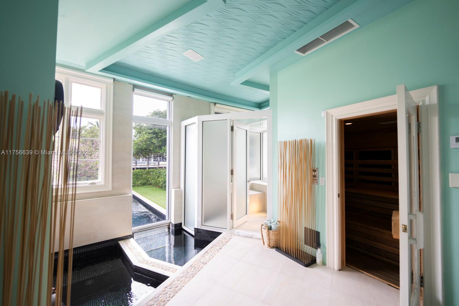 GOLDEN BEACH SEC D - Residential