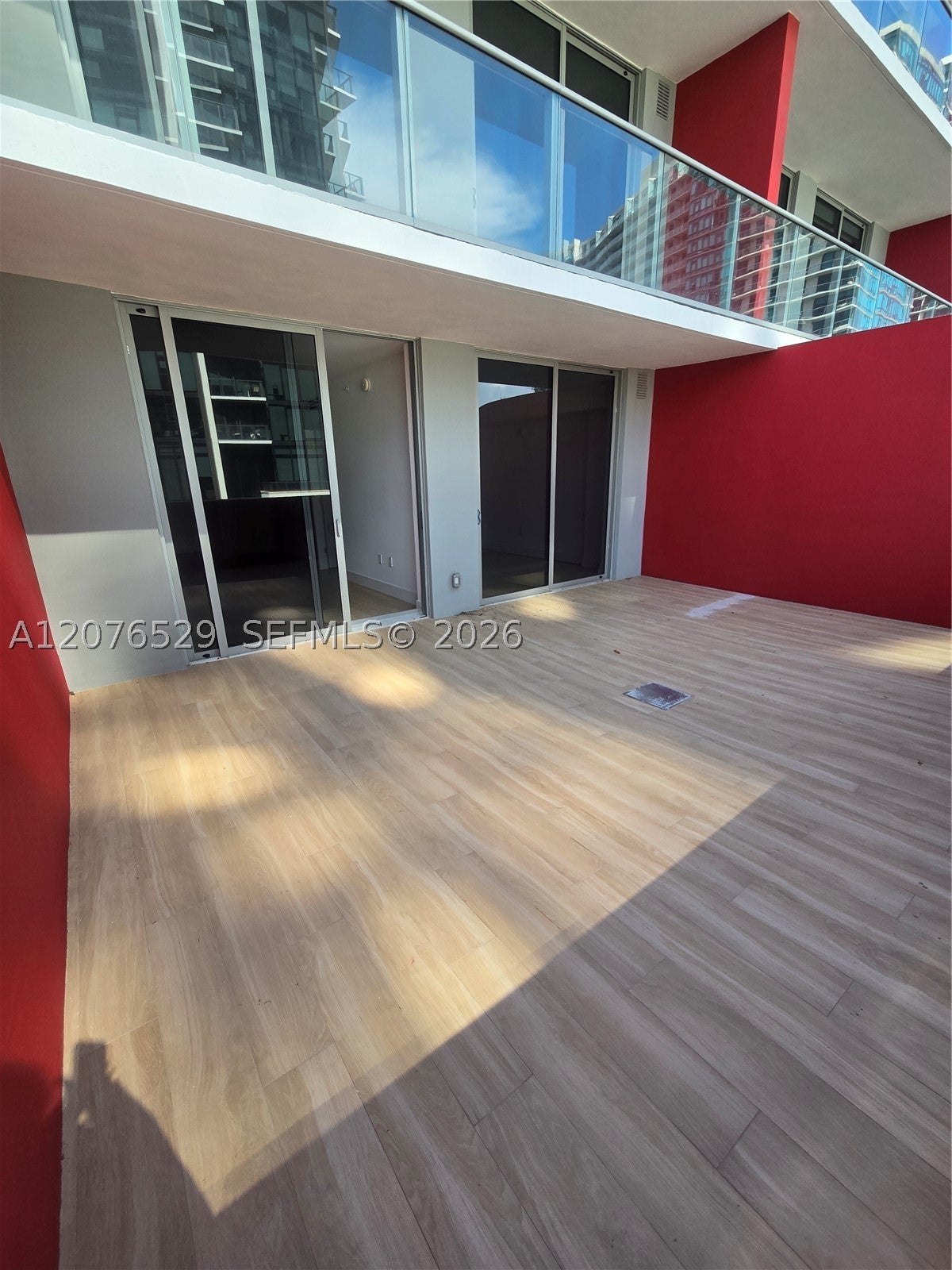 90 NE 32nd St 605