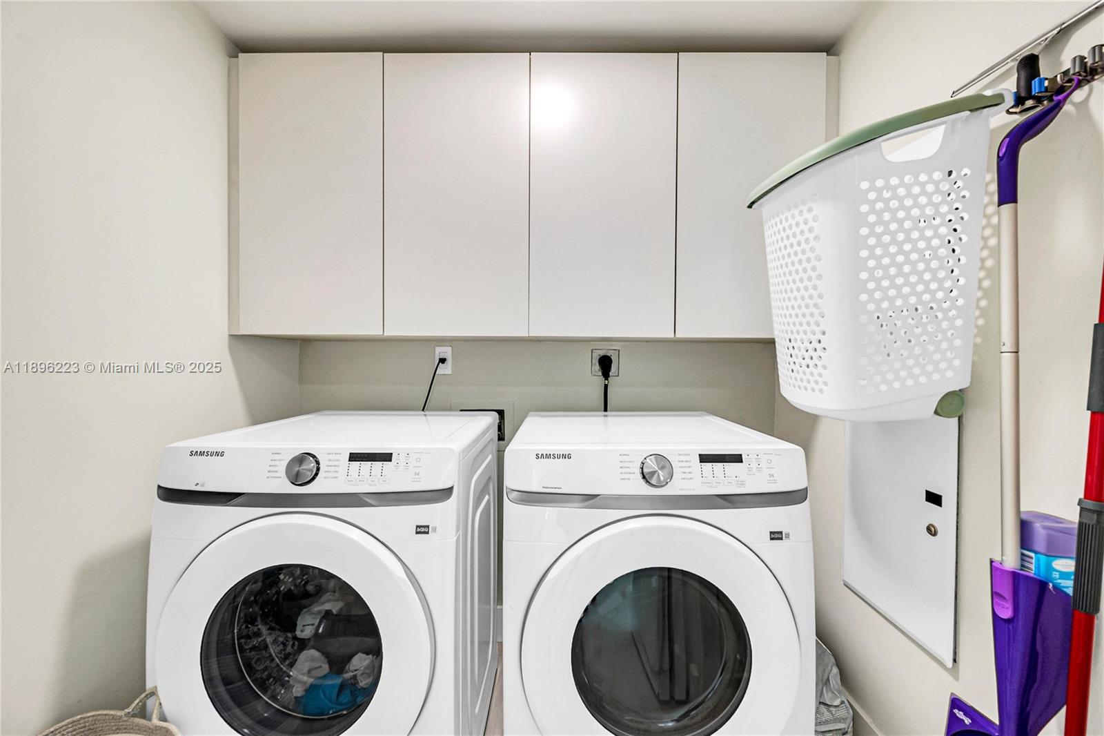 ONYX ON THE BAY CONDO - Residential