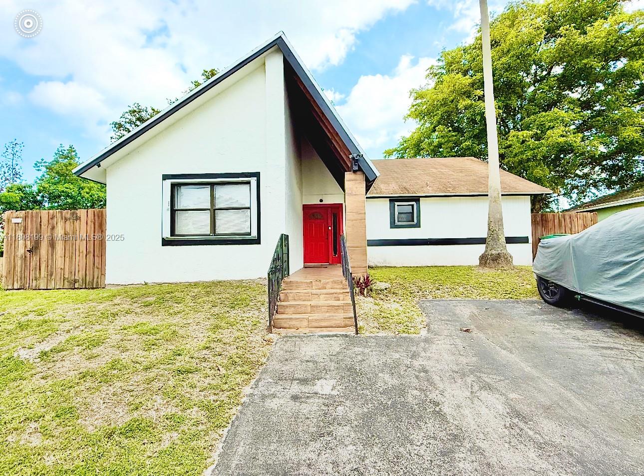 Property for Sale at 13550 Sw 286 St, Homestead, Miami-Dade County, Florida - Bedrooms: 3 
Bathrooms: 2  - $465,000