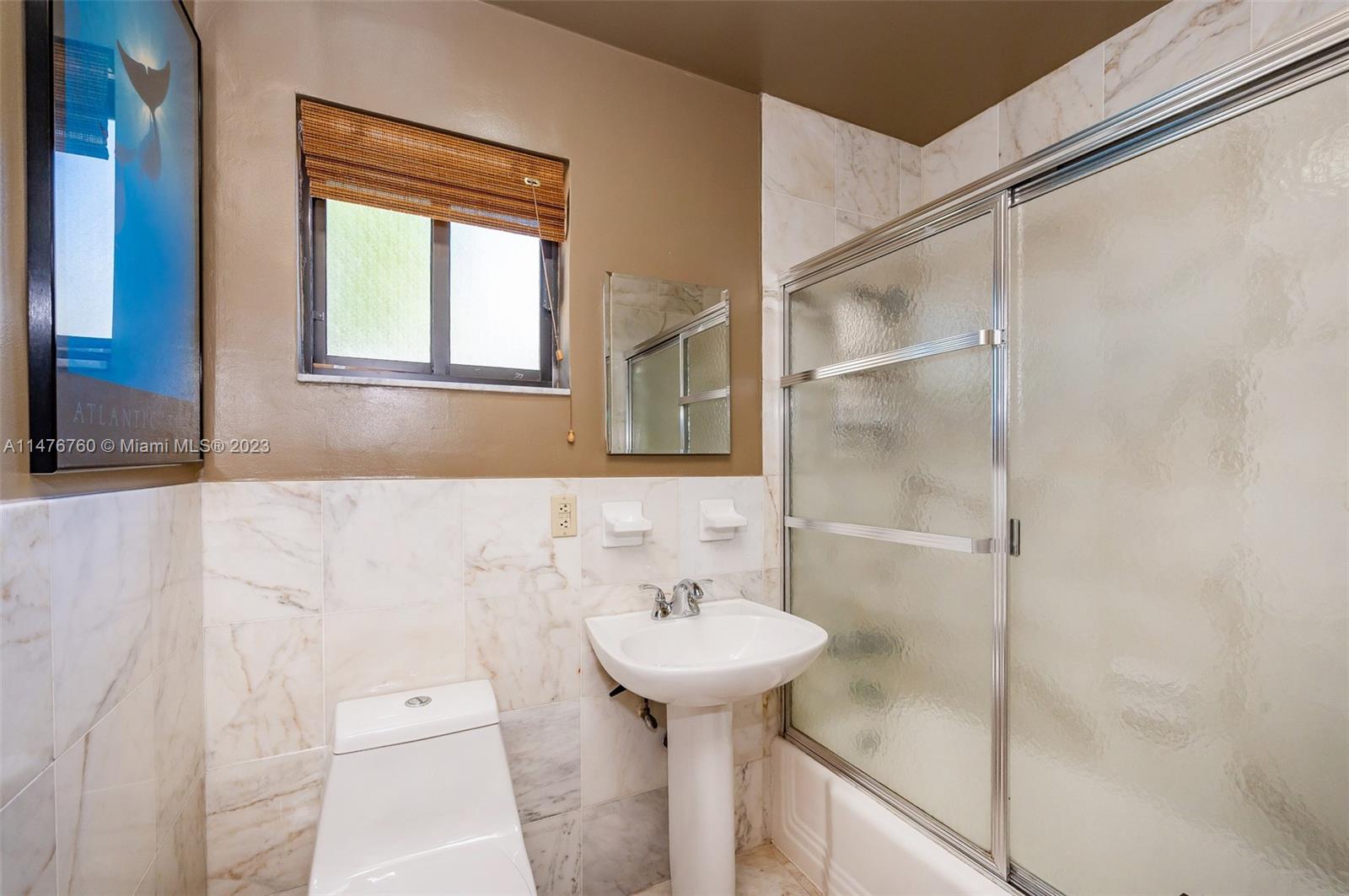 TROPICAL ISLE HOMES SUB 4 - Residential